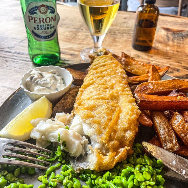 UK May '22 - Arrival (London) 015.jpg